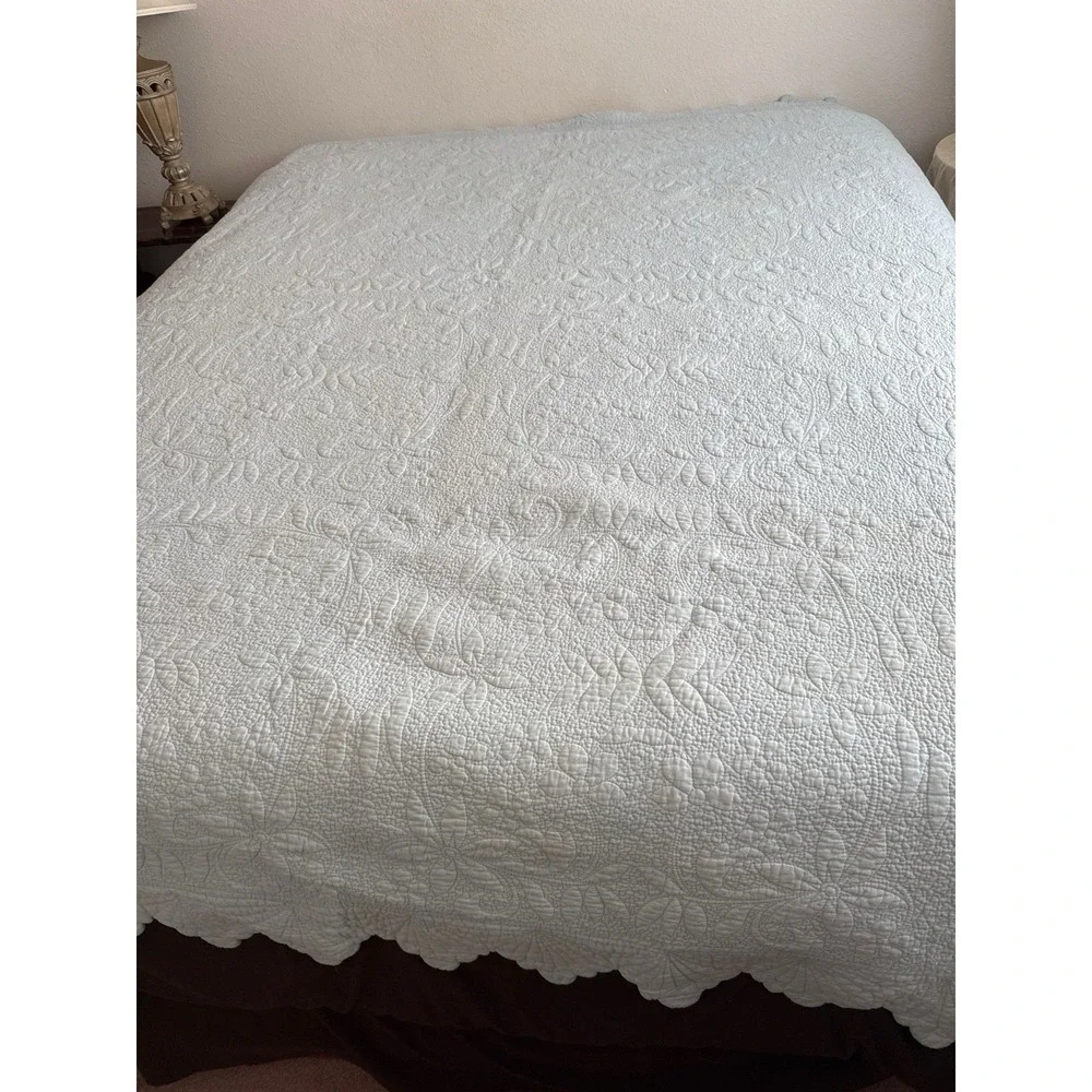 Matelasse Quilt Blue King Cotton Scalloped Bedspread Coverlet 88x92 Reversible